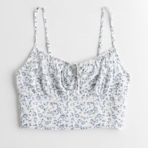Hollister Blue and White Floral Keyhole Crop Top NWT — Medium